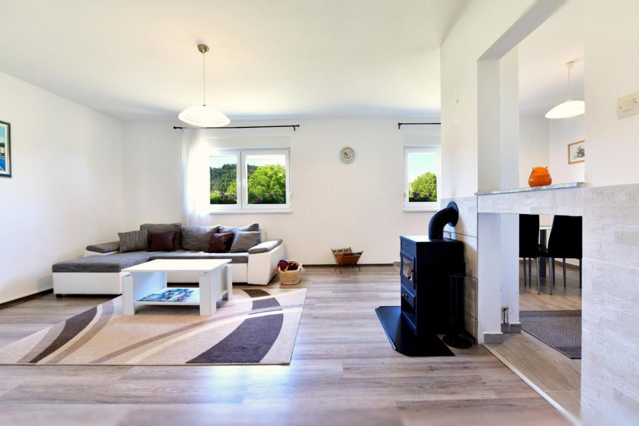 Kuca Za Odmor Roby Apartamento Saborsko Exterior foto