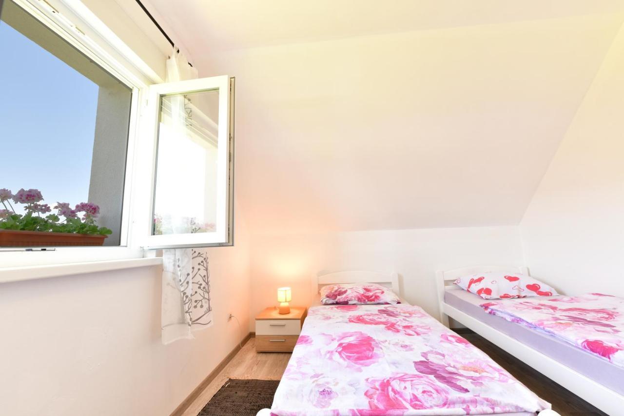 Kuca Za Odmor Roby Apartamento Saborsko Exterior foto